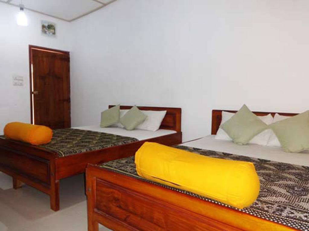Dutch Bay Beach Cottages Тринкомали Номер фото